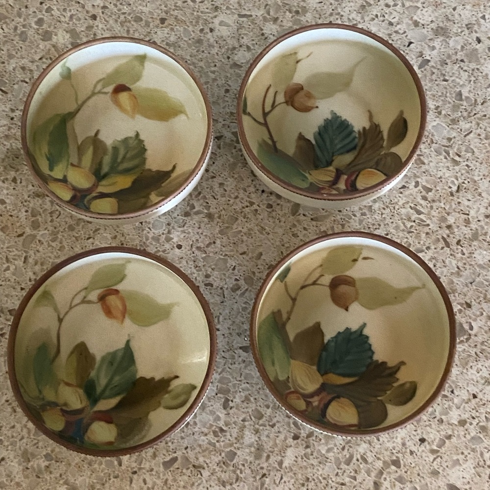 Vintage Nippon Set of 4 Bowls